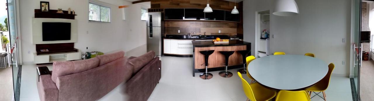 Casa Praia Da Enseada Apartment *